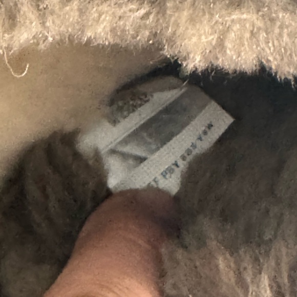 UGG Classic Slipper - Picture 4 of 7